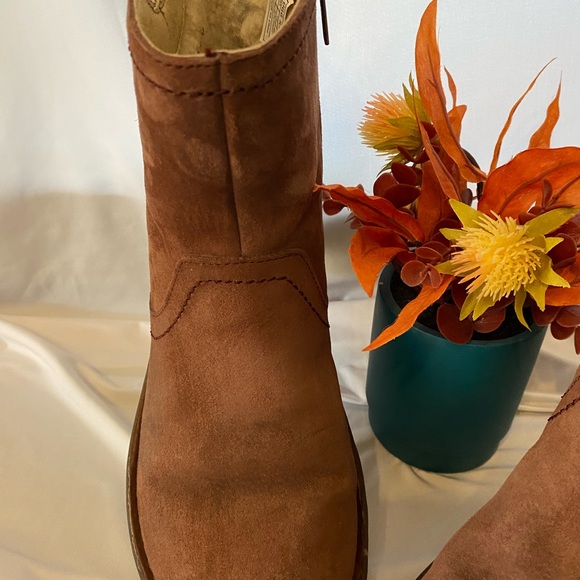 UGG SUEDE NEEVAH ANKLE BOOTS SN 1003421 Brown – size 9 - Picture 4 of 16